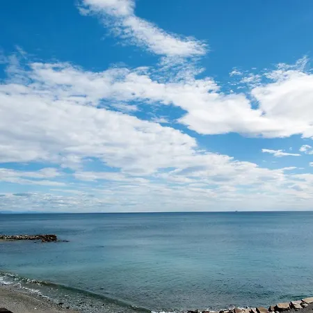Bilocale Corosu Con 2 Balconi Apartment Varazze