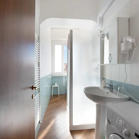 Bilocale Corosu Con 2 Balconi Appartement *