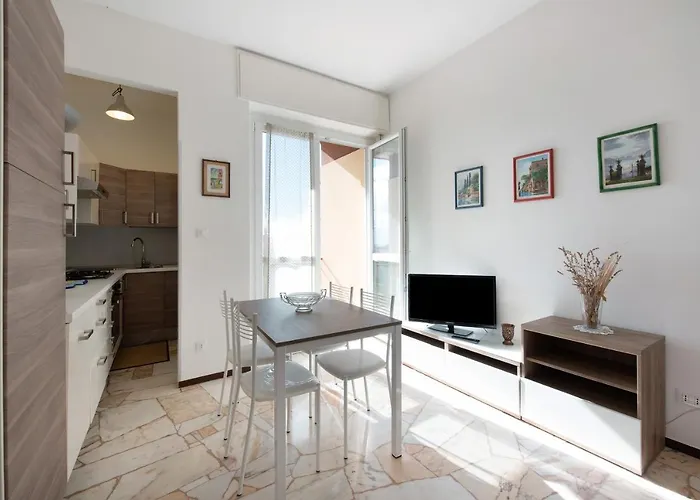 Apartamento Bilocale Corosu Con 2 Balconi