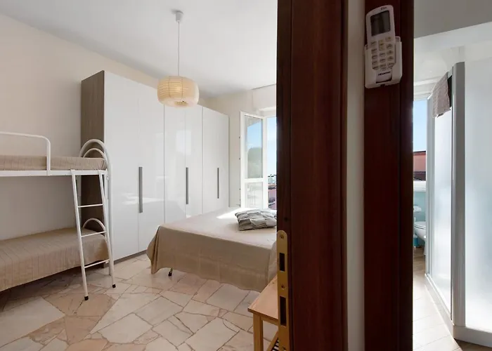 Bilocale Corosu Con 2 Balconi Apartamento Varazze