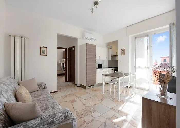 Bilocale Corosu Con 2 Balconi Apartamento