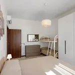 Bilocale Corosu Con 2 Balconi
