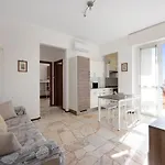 Bilocale Corosu Con 2 Balconi Apartment