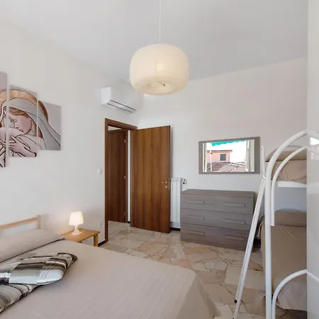 Bilocale Corosu Con 2 Balconi Apartment