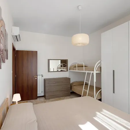 Apartment Bilocale Corosu Con 2 Balconi Varazze