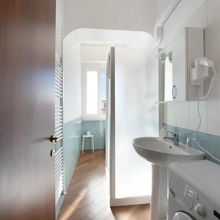 Bilocale Corosu Con 2 Balconi Apartment Varazze